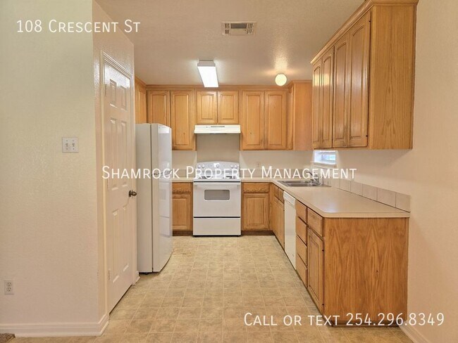 Building Photo - Connally ISD Duplex