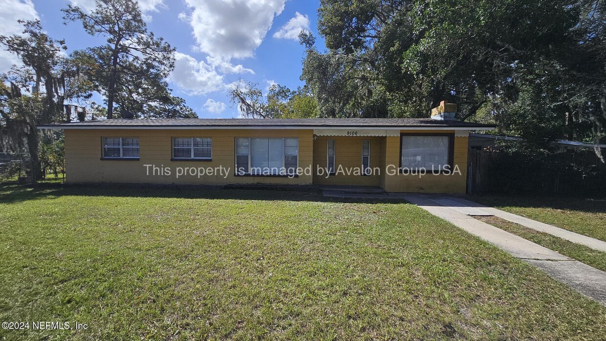 Foto principal - 9106 Altamont Ave W