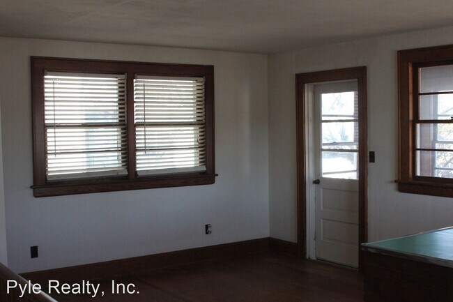 Building Photo - 106 70th St