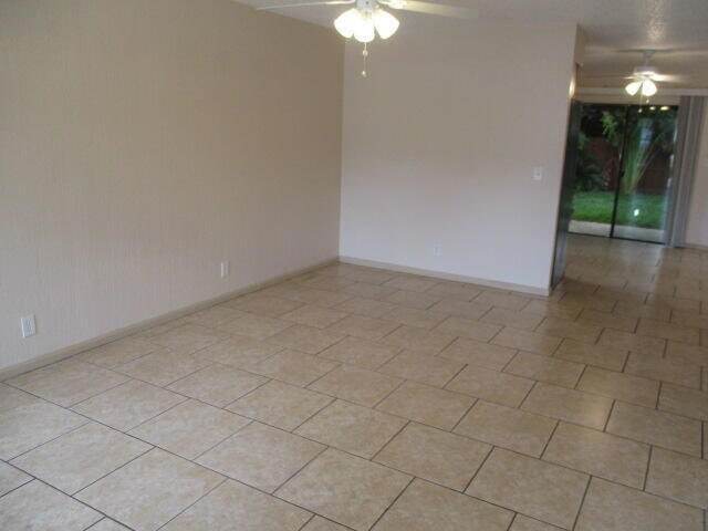 Foto del edificio - 9077 E Highland Pines Dr