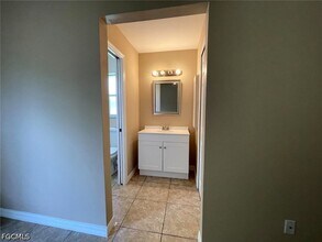 Building Photo - 906 Cape Coral Pkwy W