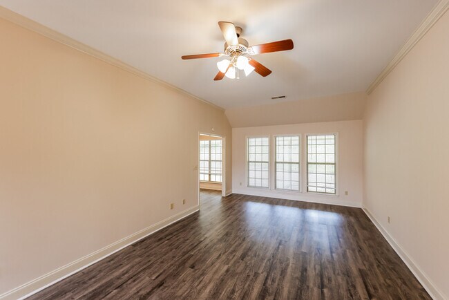 Building Photo - 5460 Virginia Way
