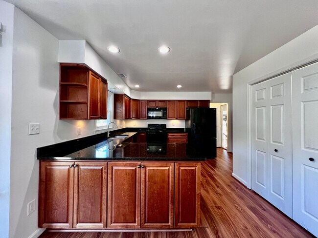 Foto del edificio - Beautiful home in the desirable Wellington...
