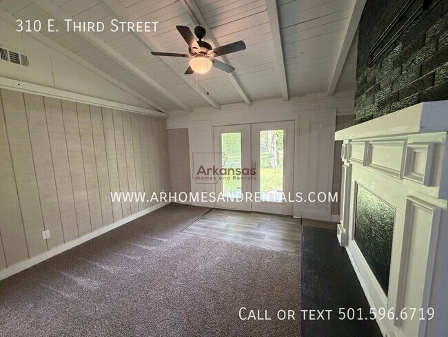 Foto del edificio - 310 E. Third Street-