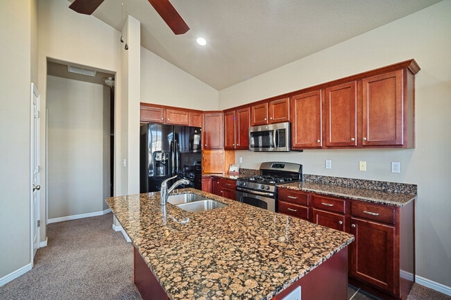 Building Photo - 66 N 205 W