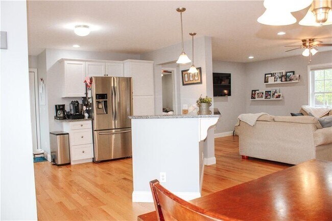 Building Photo - 25 Windward Dr