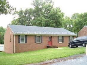 Building Photo - 116 Camp Ave
