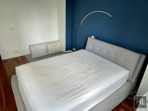 Foto del edificio - 345 EAST 93 STREET