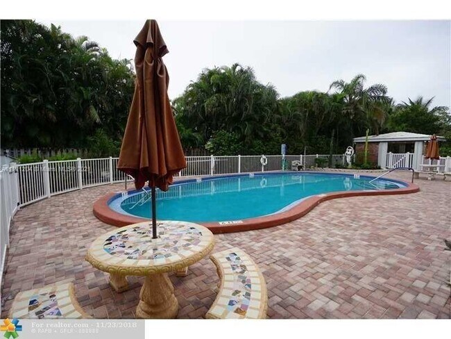 Foto del edificio - 224 Hibiscus Ave