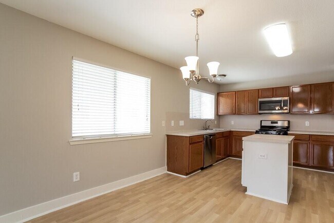 Foto del edificio - 422 Laurel Timbers Dr