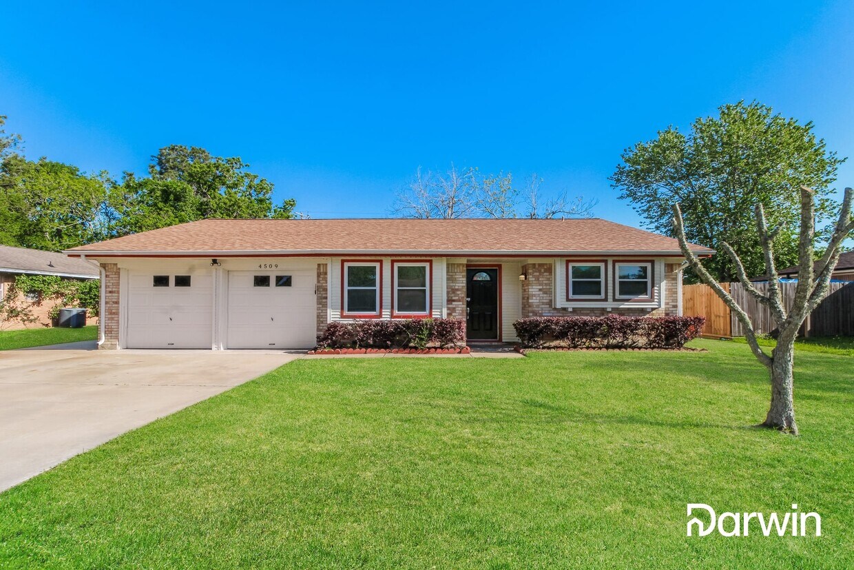 Foto principal - 4509 37th Street, Dickinson, TX 77539