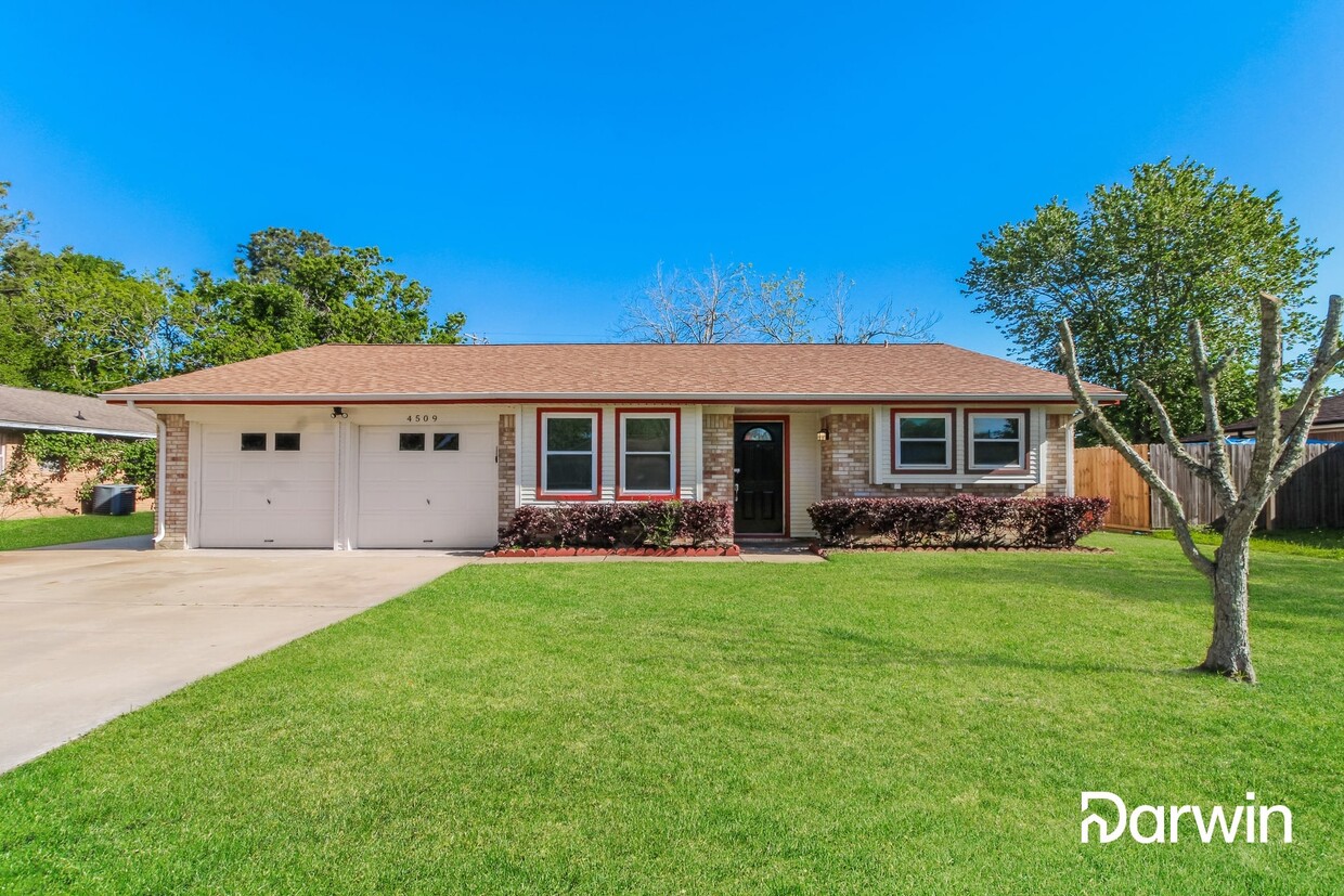 Primary Photo - 4509 37th Street, Dickinson, TX 77539