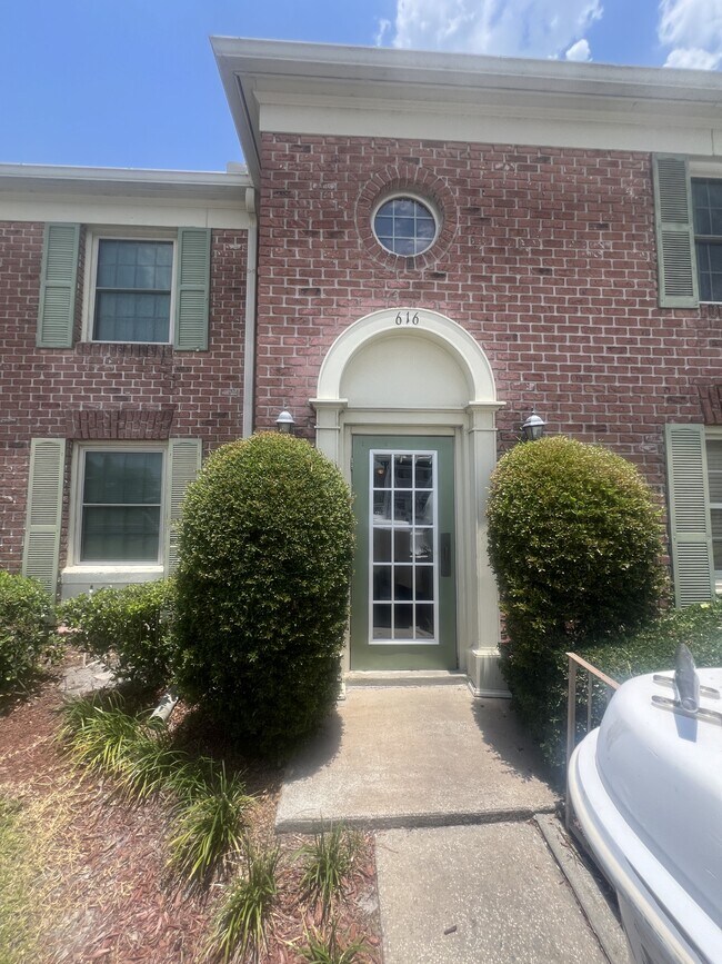 Foto del edificio - 616 Georgetown Dr