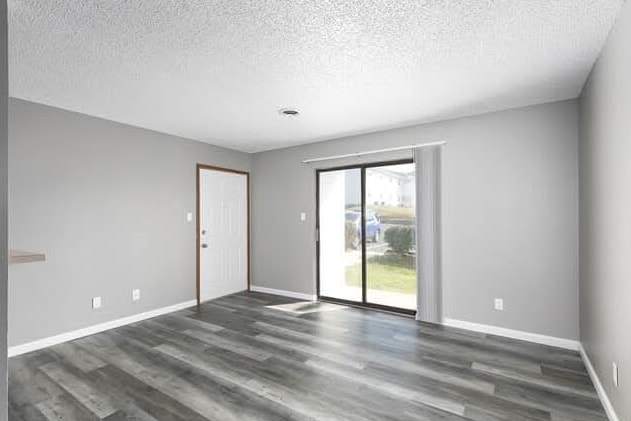 Building Photo - 438 Cedarview Ct