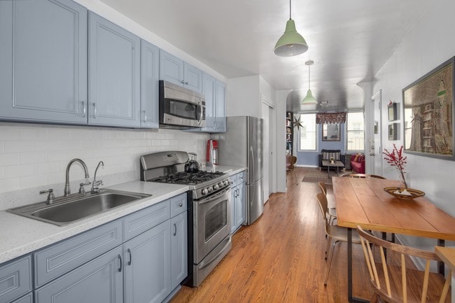Kitchen Interior Photo 2016 - 715 Lorimer St