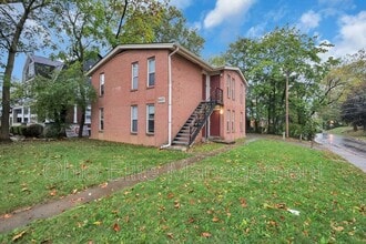 Building Photo - 1937 Summit St