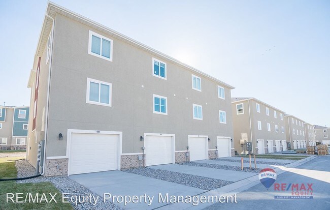 Foto del edificio - 3 br, 2.5 bath House - 56 E 630 N
