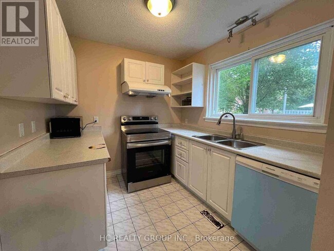 Photo du bâtiment - 575 Gainsborough Rd