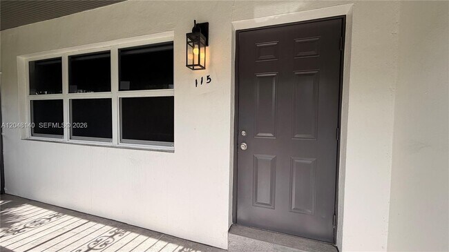 Foto del edificio - 115 NW 118th St
