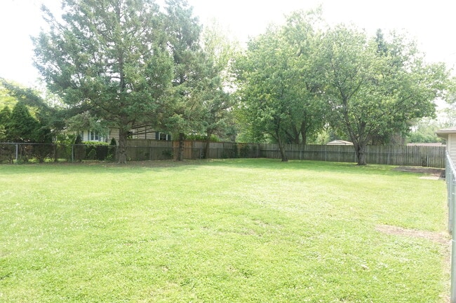 Foto del edificio - 3743 Country Club Ave