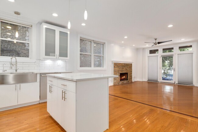 kitchen/dining/living room - 1533 W 18th Pl