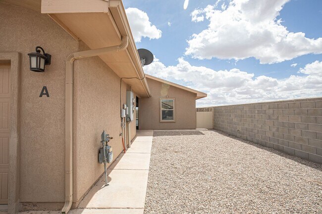 Foto del edificio - Cozy 3 Bed 2 Bath You've Been Looking For!