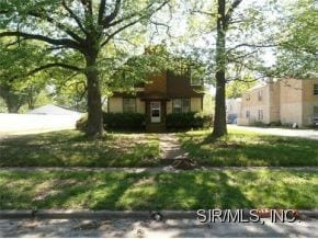 Quiet, residential neighborhood. - 575 N Kansas St