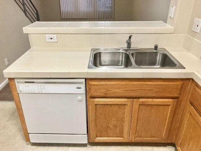 Foto del edificio - 3 bed 3 bath Richmond Townhouse with Garag...