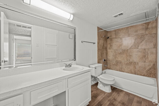 1BR, 1BA - 812SF A2 Bathroom - Stone Canyon