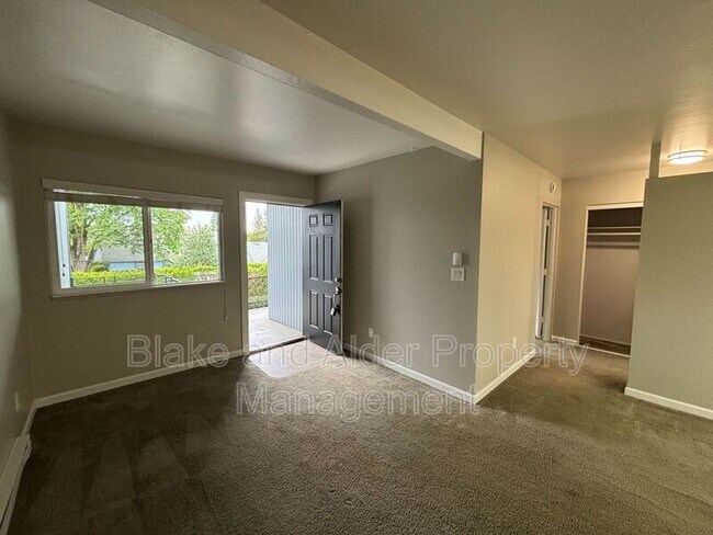 Building Photo - 5950 SW Hall Blvd