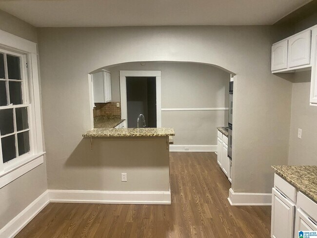 Foto del edificio - 676 Noland Pl