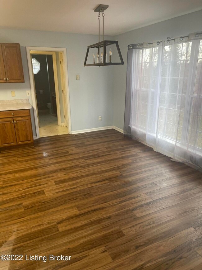 Building Photo - 6300 Camden Ct