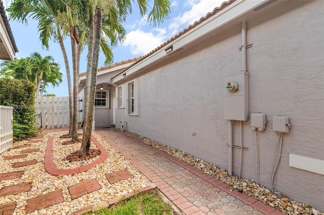Foto del edificio - 15066 SW 22nd St