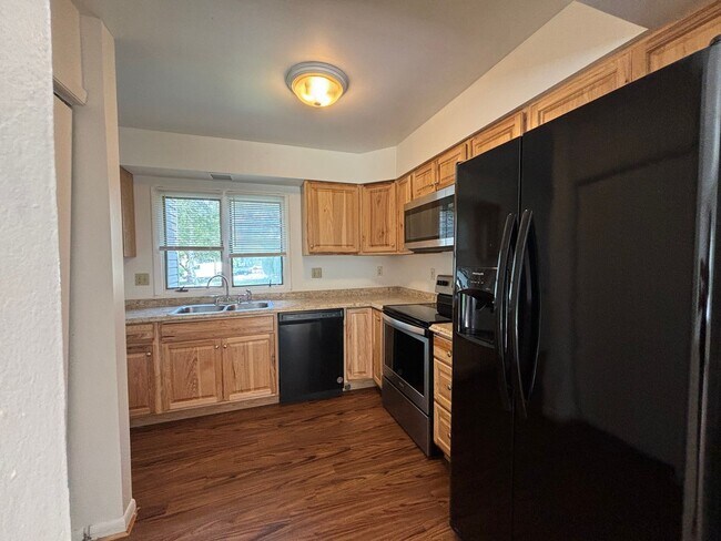 Foto del edificio - 3 Bedroom 2.5 Bath Townhouse