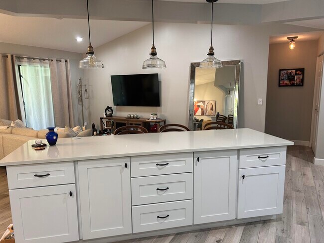 Building Photo - 5710 Coach House Cir
