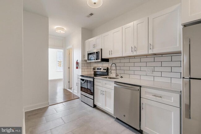 Foto del edificio - 1758 Park Ave