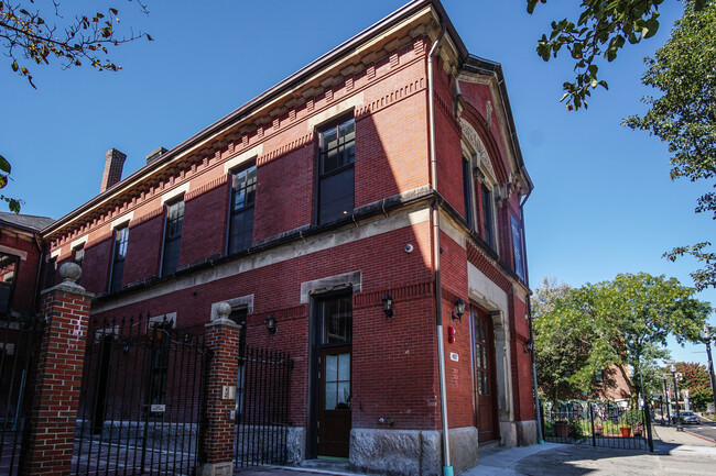 Foto del edificio - 407 Dudley Street