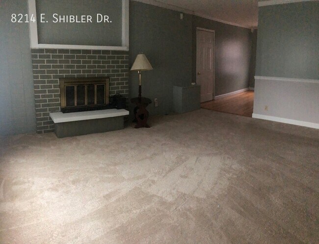 Foto del edificio - 8214 Shibler Dr