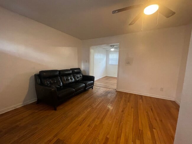 Building Photo - 420 Wayne St
