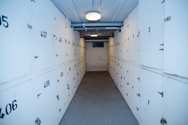 Foto del edificio - 46 Cochituate Rd