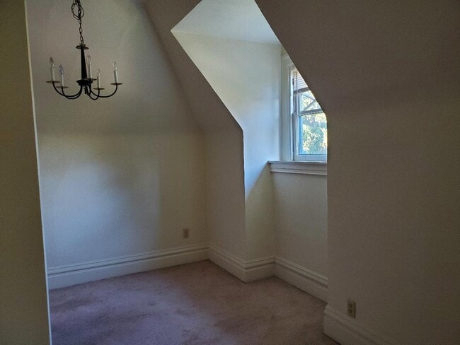 Dining room - 935 N Negley Ave