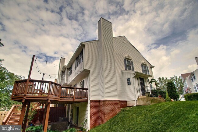 Foto del edificio - 200 Sulgrave Ct