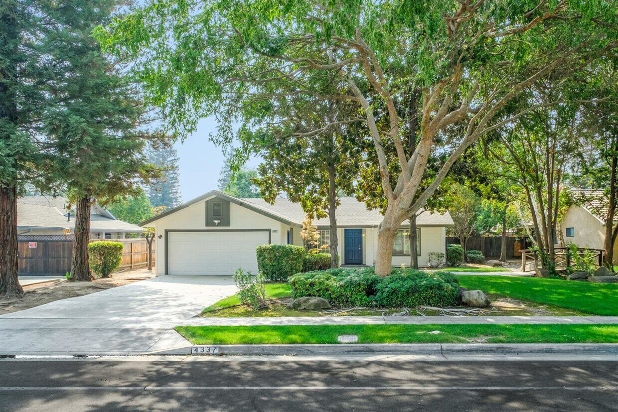 Primary Photo - 4337 W Palo Alto Ave