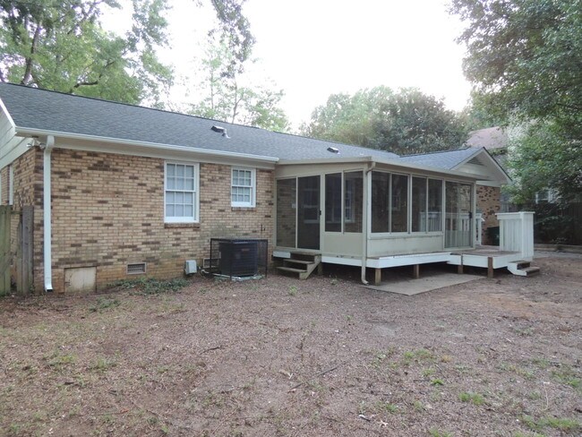 Building Photo - 7443 Meadowdale Ln
