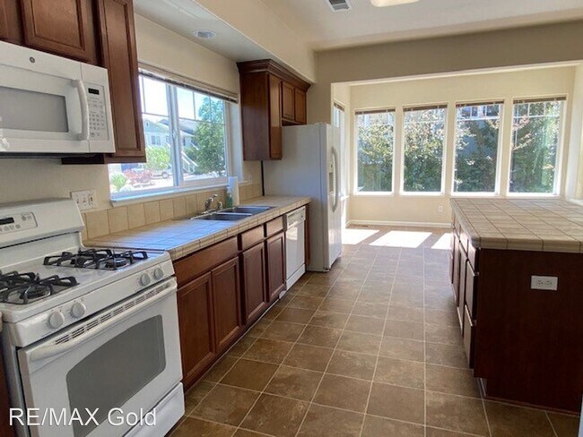 Building Photo - 3 br, 2.5 bath House - 530 Preston Burr Lane