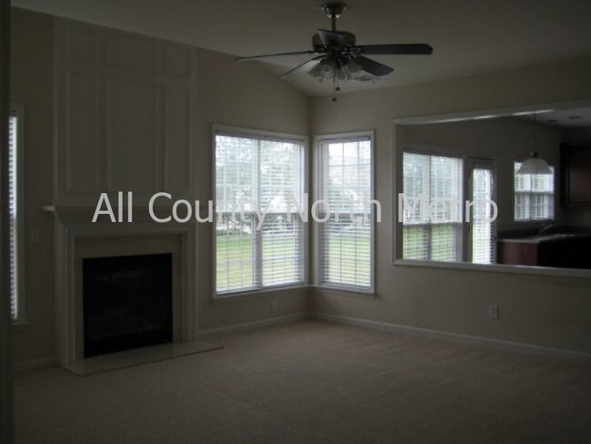 Building Photo - 2312 Young America Dr
