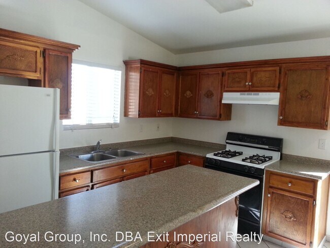 Building Photo - 4 br, 2 bath House - 143 E. Delta St.