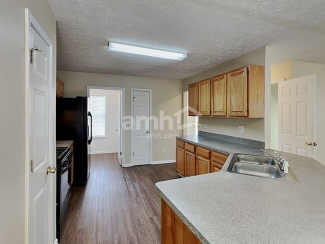 Building Photo - 7114 Hillcrest Chase Dr