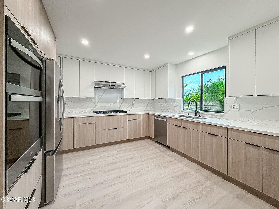 Building Photo - 29820 Rainbow Crest Dr