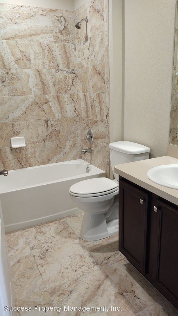 2 br, 1 bath House - 2601 Landover Blvd - 4